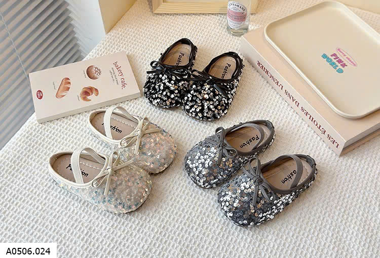 GIÀY SỤC NƠ BLING Sỉ giá  sz 23-28: 115k  sz 29-34: 125k 