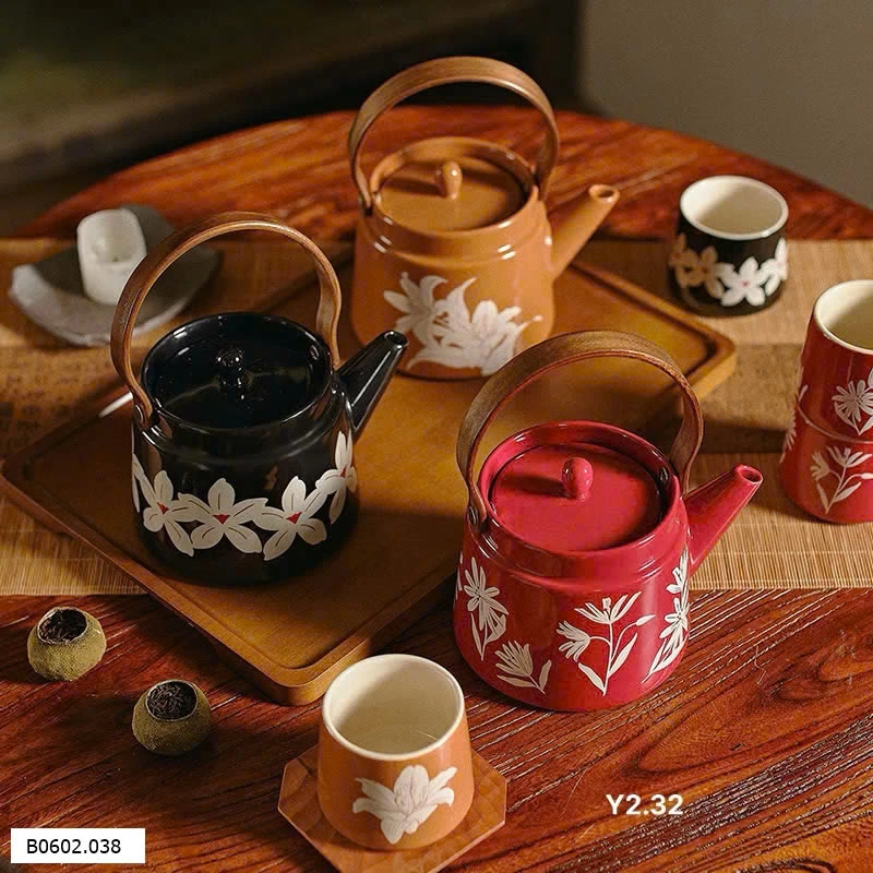 Set 1 ấm + 4 chén trà xinh xinh   Sỉ 560k/1 bộ  