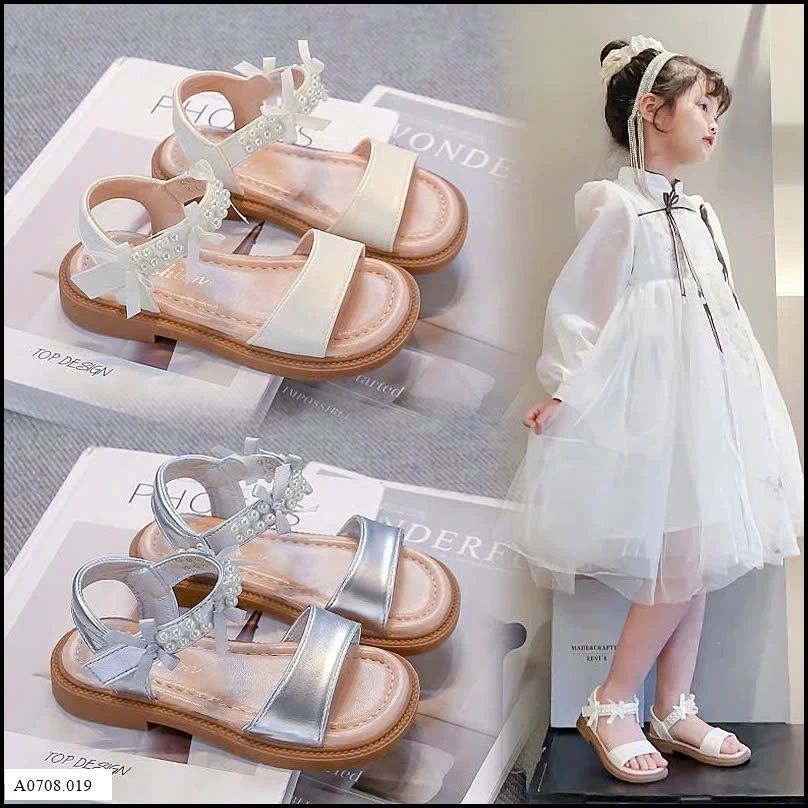 SANDAL QUAI NGANG ĐÍNH NGỌC BG   Giá sỉ sz 23-25: 121k sz 26-30: 131k  sz 31-36: 141k 