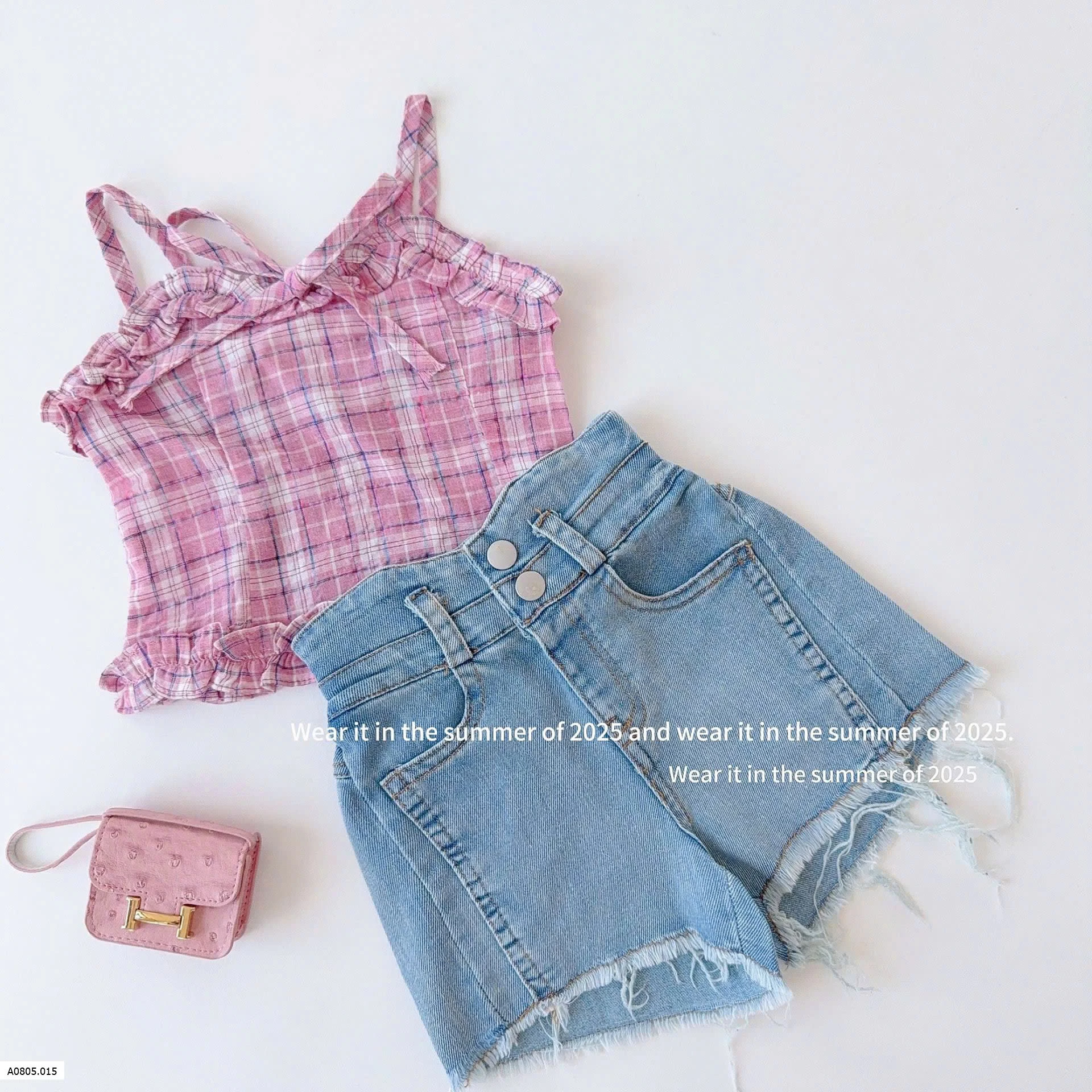 SET ÁO 2 DÂY KẺ MIX SOOC JEAN CẠP CAO BG  Sỉ giá  áo: 123k  quần: 154k 