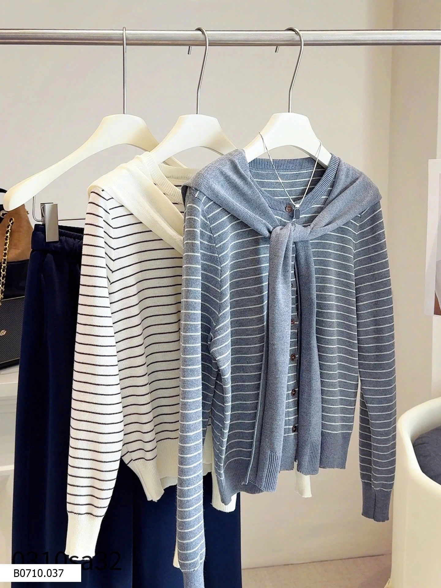 Áo len cardigan kẻ kèm khăn ANNA   Giá sỉ 180k