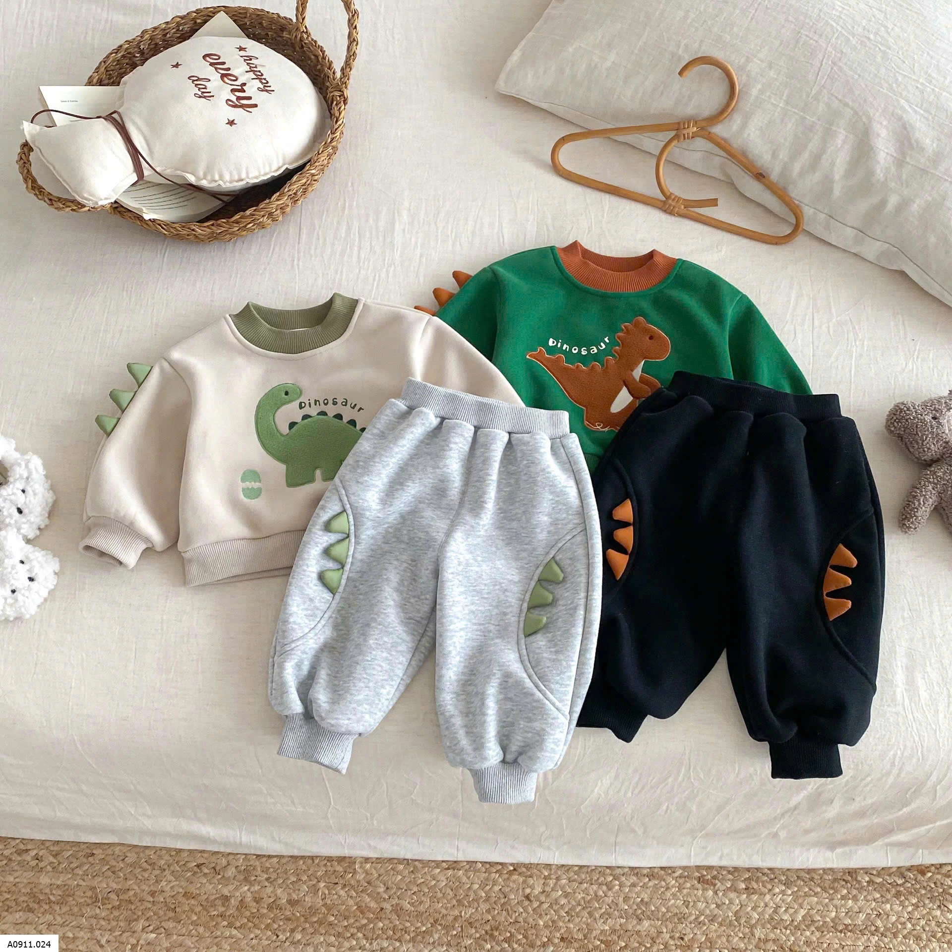 SET NỈ KHỦNG LONG CHO BÉ  Giá sỉ áo: 132k  set: 240k