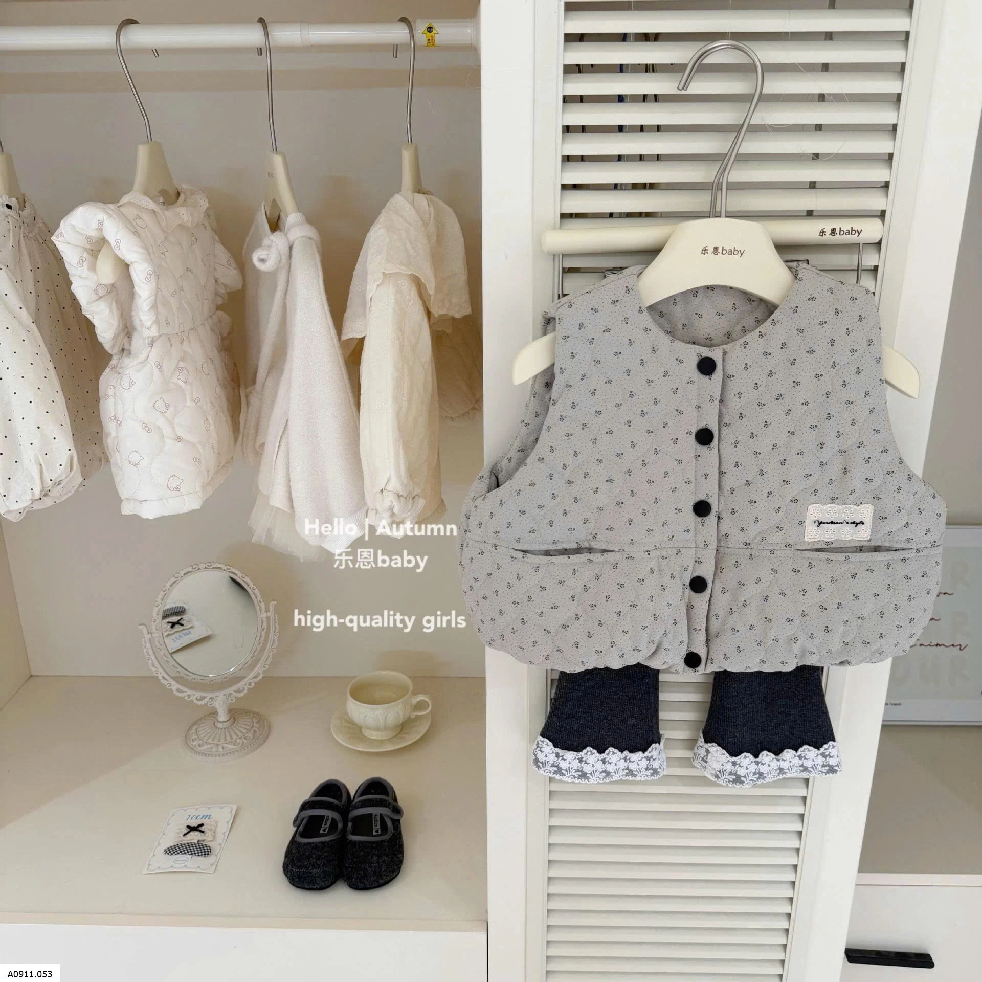 SET ÁO FILE HOA NHÍ MIX QUẦN ỐNG LOE PHỐI REN   Giá sỉ áo 200k, quần 151k. set 296k