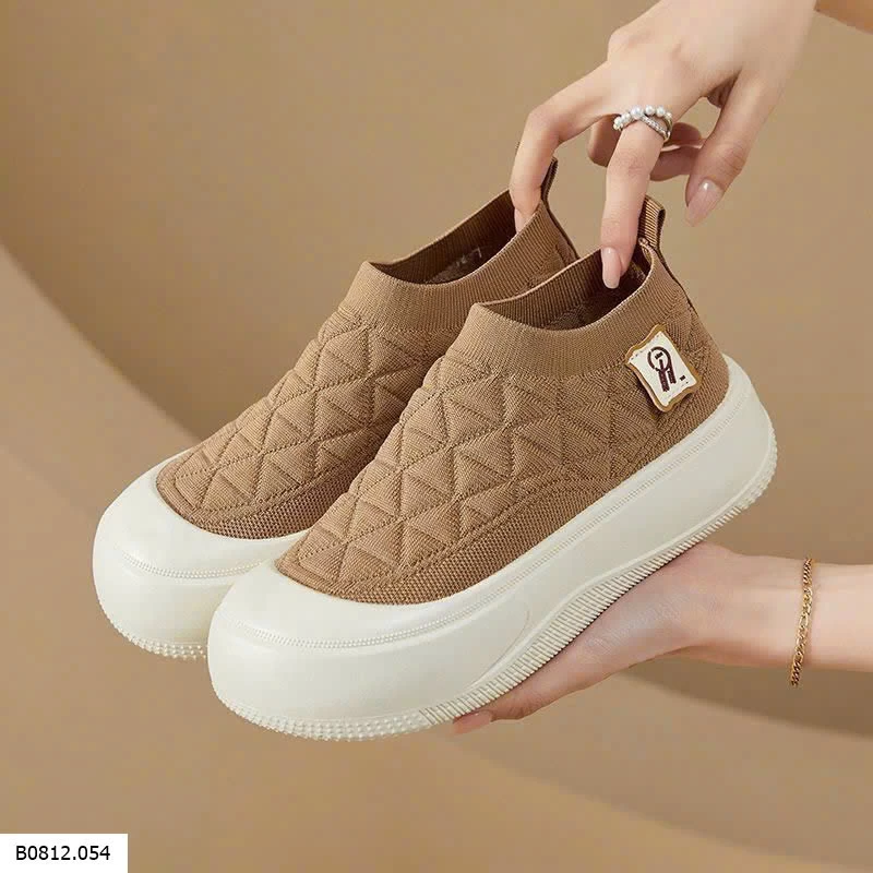 GIÀY THỂ THAO MIỆNG CHUN ĐẾ DÀY  Giá sỉ 105k