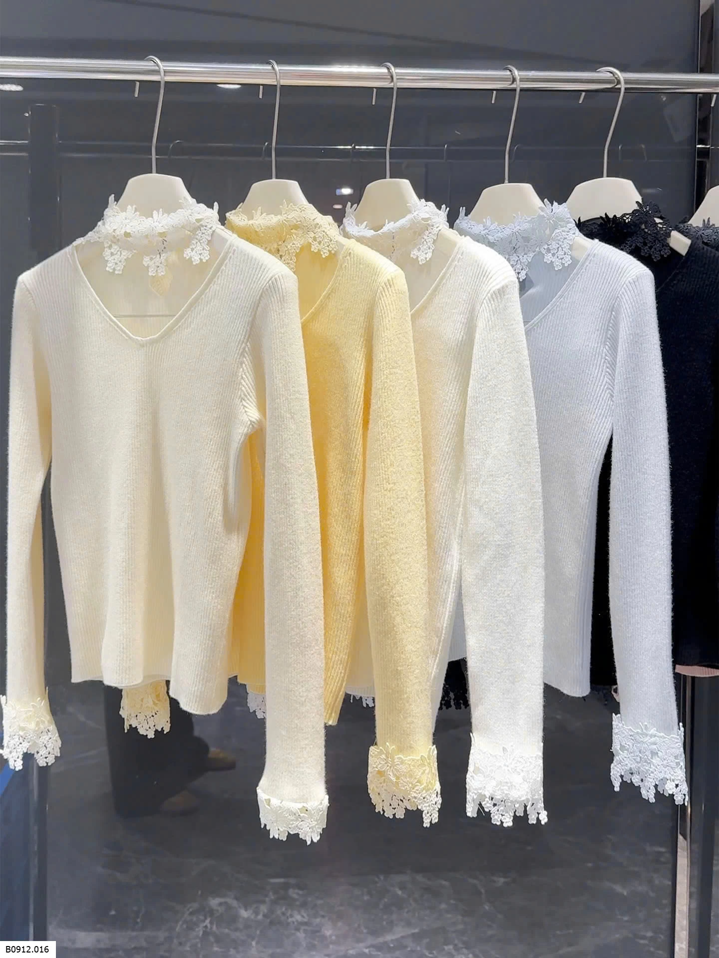 ÁO LEN NỮ PHỐI REN HOA ANNA  Giá sỉ 204k