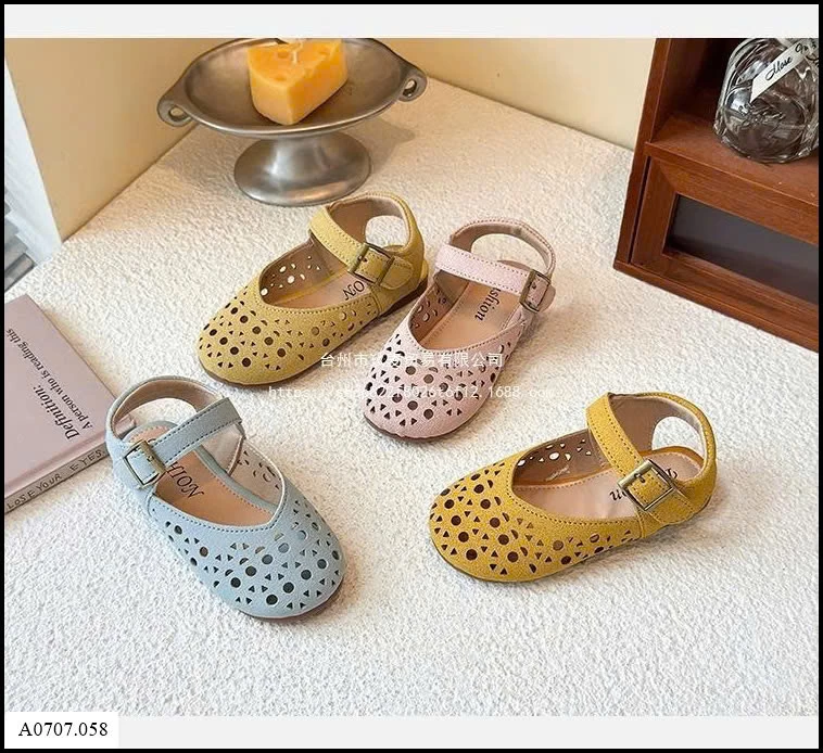 SANDAL LỖ QUAI DÁN  BÉ GÁI Sỉ giá sz 21-30: 132k sz 31-36: 140k