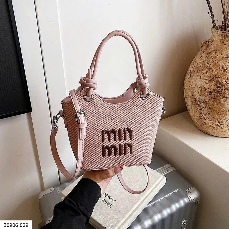 TÚI XÁCH   Sỉ 143k/c ( k kèm móc khoá)