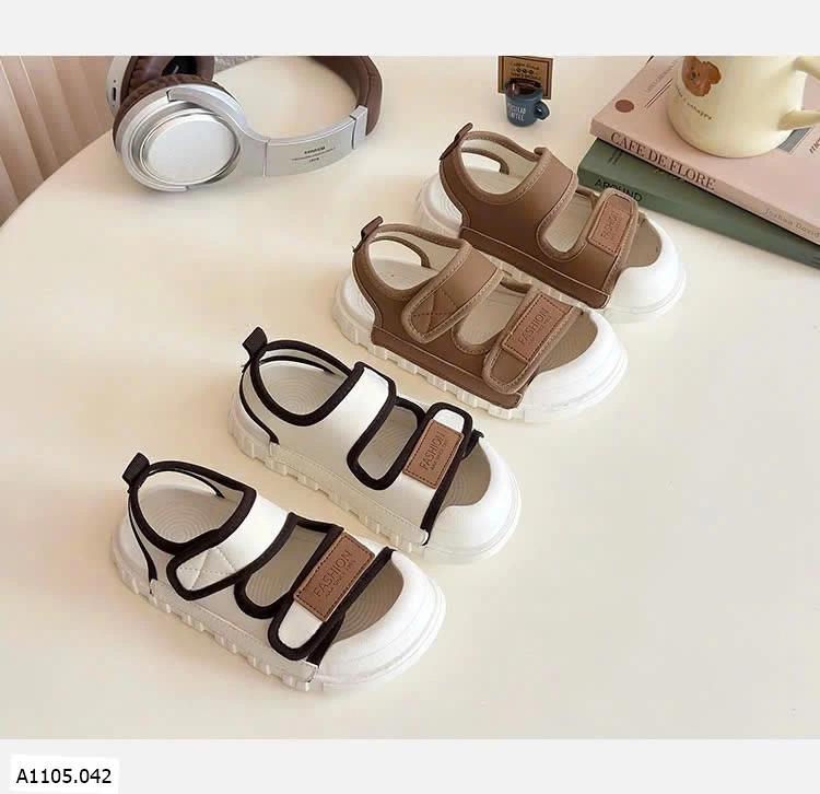 DÉP SANDAL BÉ TRAI Sỉ  giá  sz 21-25: 114k  sz 26-30: 124k sz 31-35: 134k 
