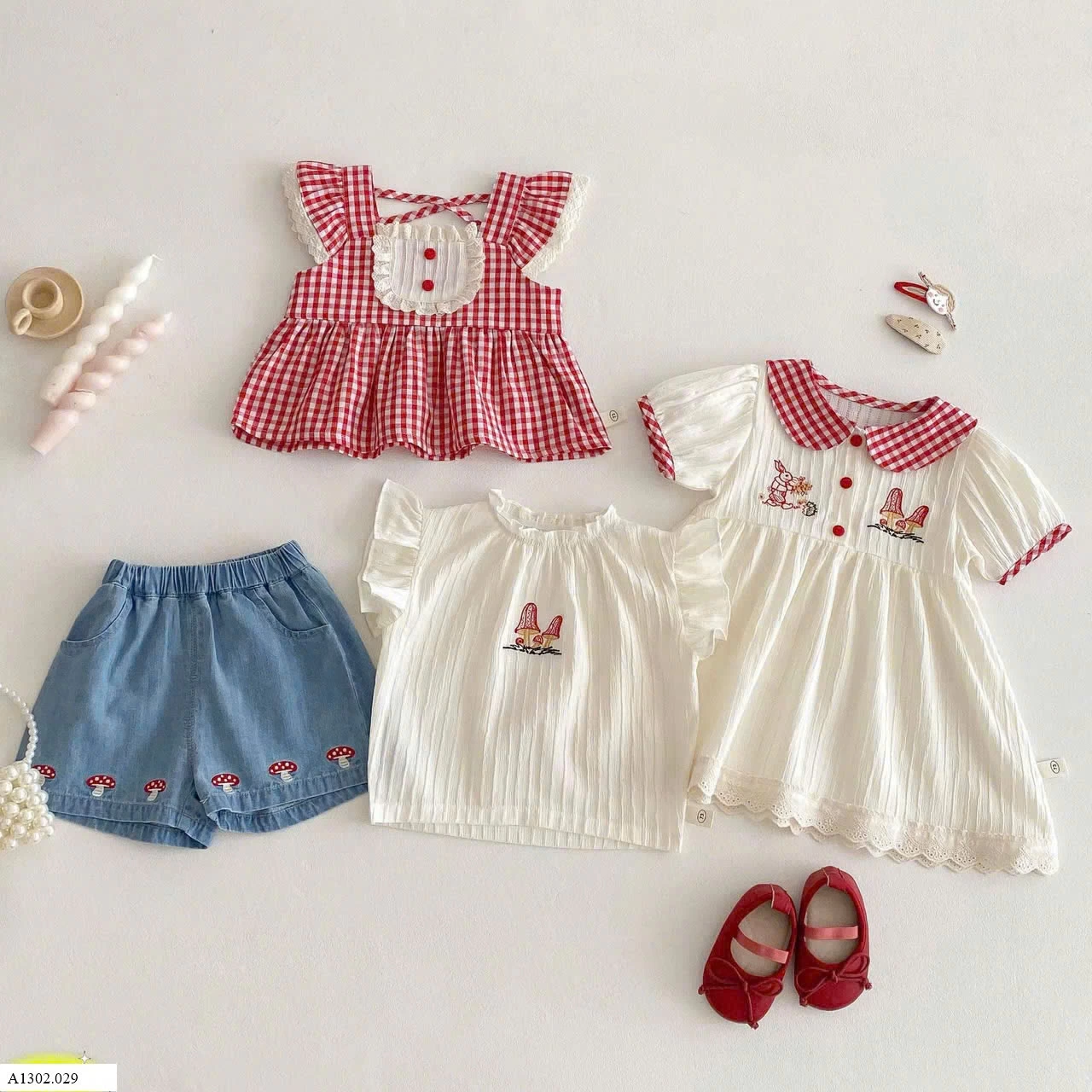 Set đồ bé gái đơn giản, dễ mix  Giá sỉ như sau: váy: 120k  áo kem: 82k áo đỏ: 100k  quần sooc: 103k