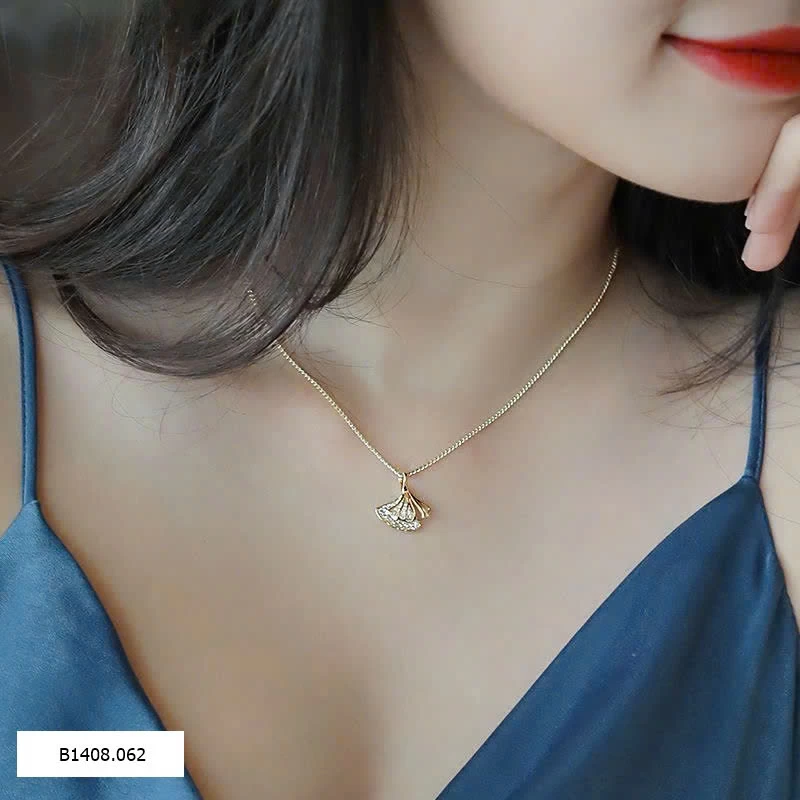 VÒNG CỔ GOLICC MẶT HOA PHONG CÁCH   Giá sỉ 80k