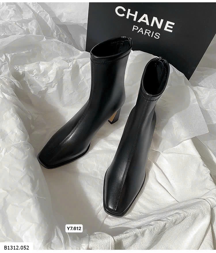 Đôi Patchwork Short Boot UK  Giá sỉ 250k