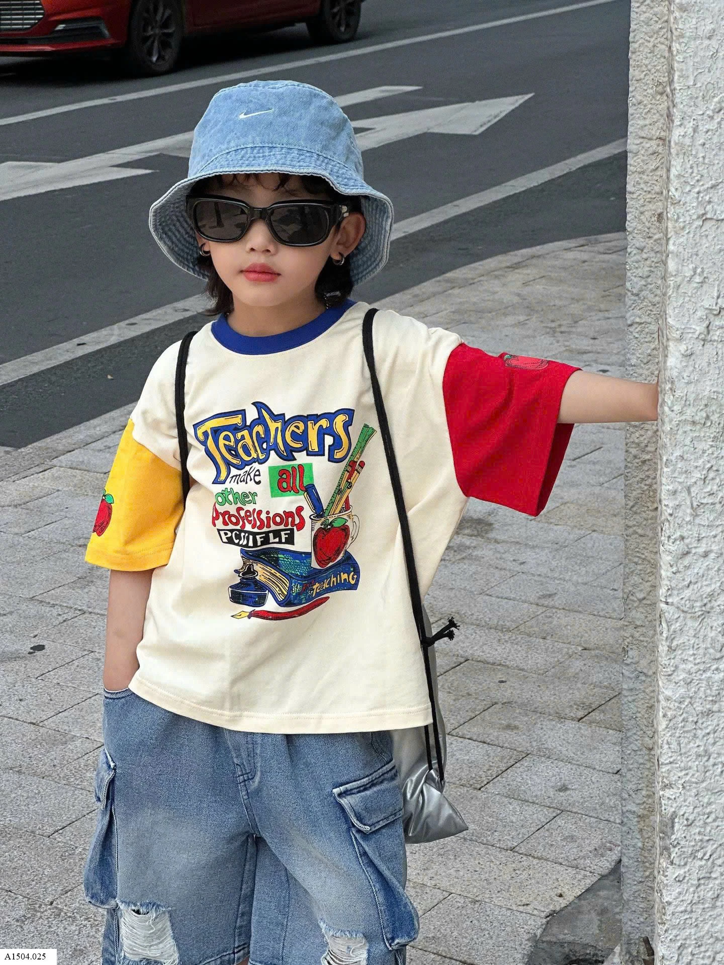 ÁO PHÔNG PHỐI MÀU MIX SHORT JEAN RÁCH   Giá sỉ như sau: áo: 113k  quần: 140k 