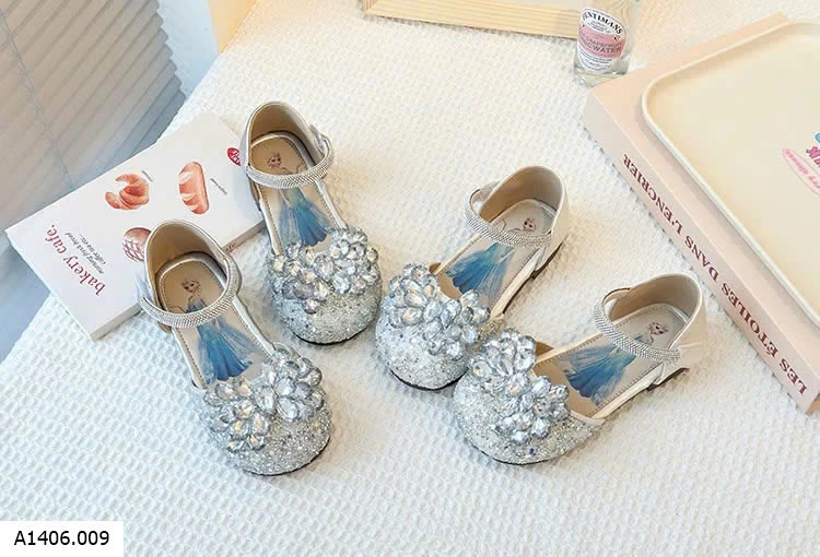 SANDAL ELSA ĐÁ BLING sz 23-25: 143k sz 26-30: 153k  sz 31-33: 162k 