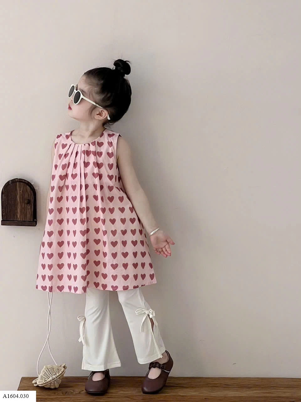 SET ÁO Váy KÈM QUẦN BÉ GÁI   Giá sỉ như sau: áo 97k quần 68k 