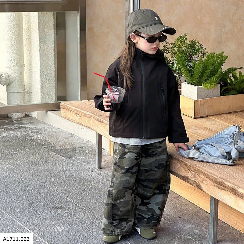 ÁO KHOÁC GIÓ AMBB  Giá sỉ sz 90-150: 225k sz 160: 240k  sz 170: 260k