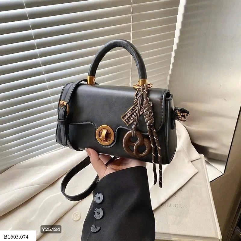 Túi kèm charm   Sỉ 145k