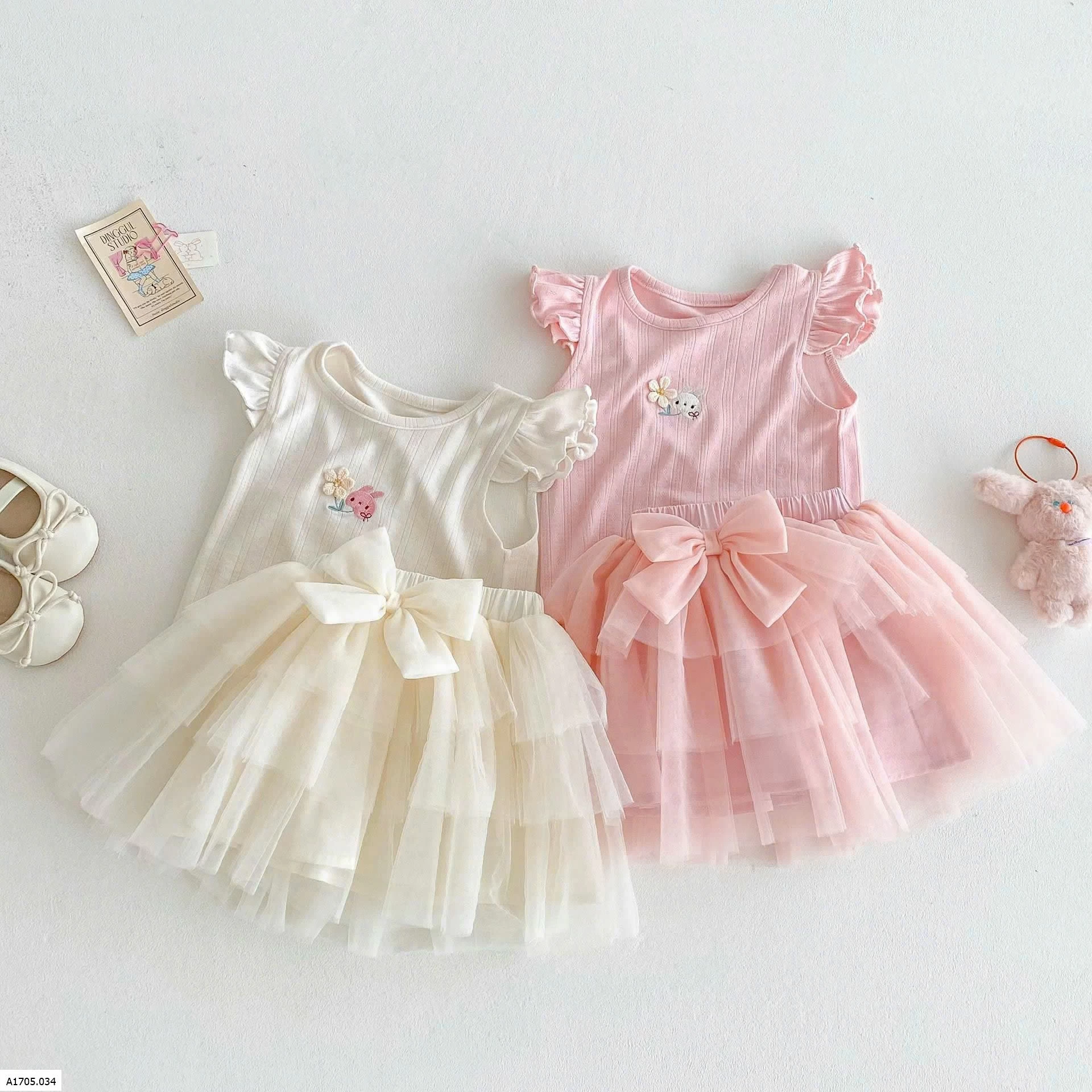 SET ÁO SÁT NÁCH MIX CHÂN VÁY VOAN NƠ Sỉ giá áo: 97k cv: 120k