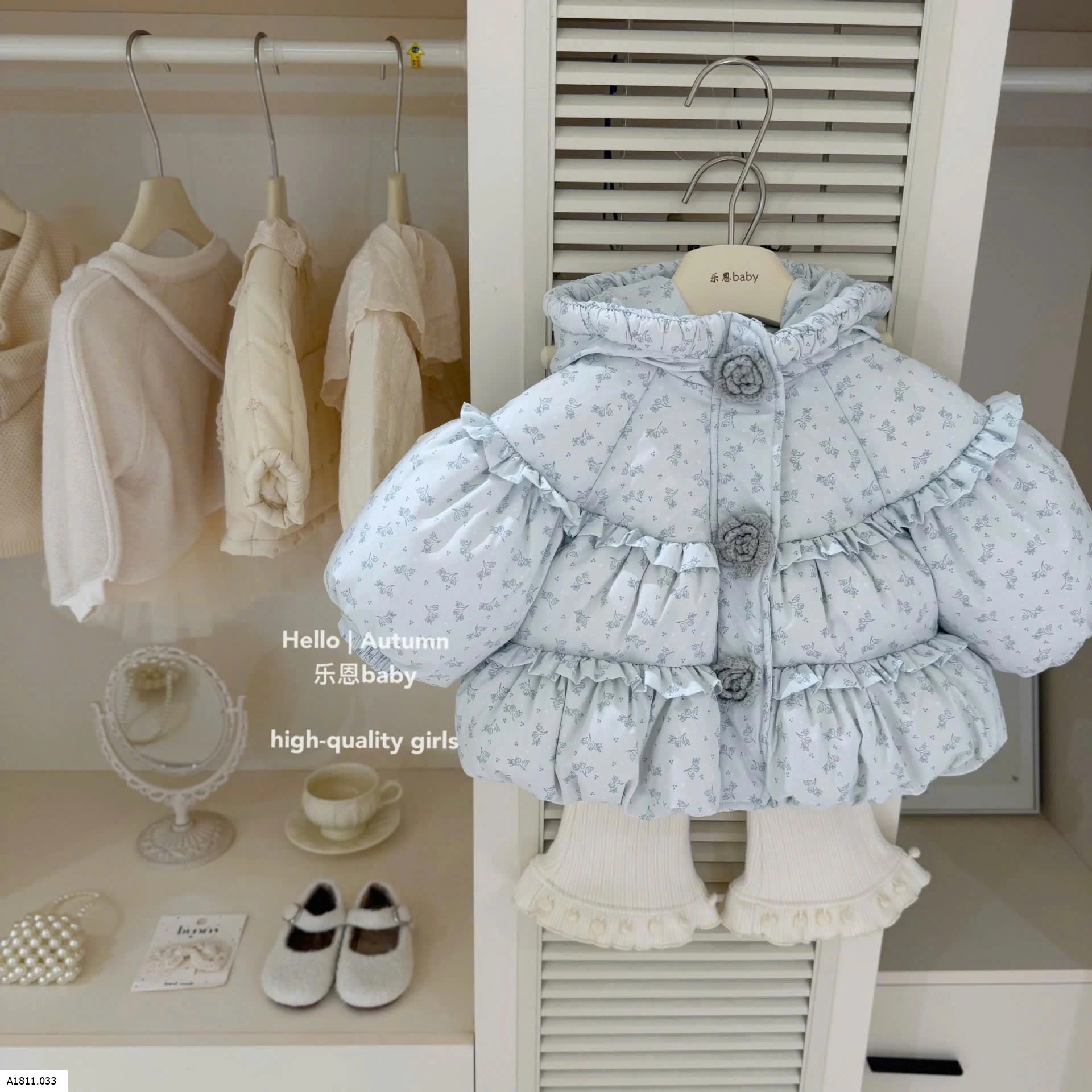 SET ÁO HỌA TIẾT PHỐI LEGGING ỐNG LOE  Giá sỉ Áo khoác: 360k  Quần: 160k 