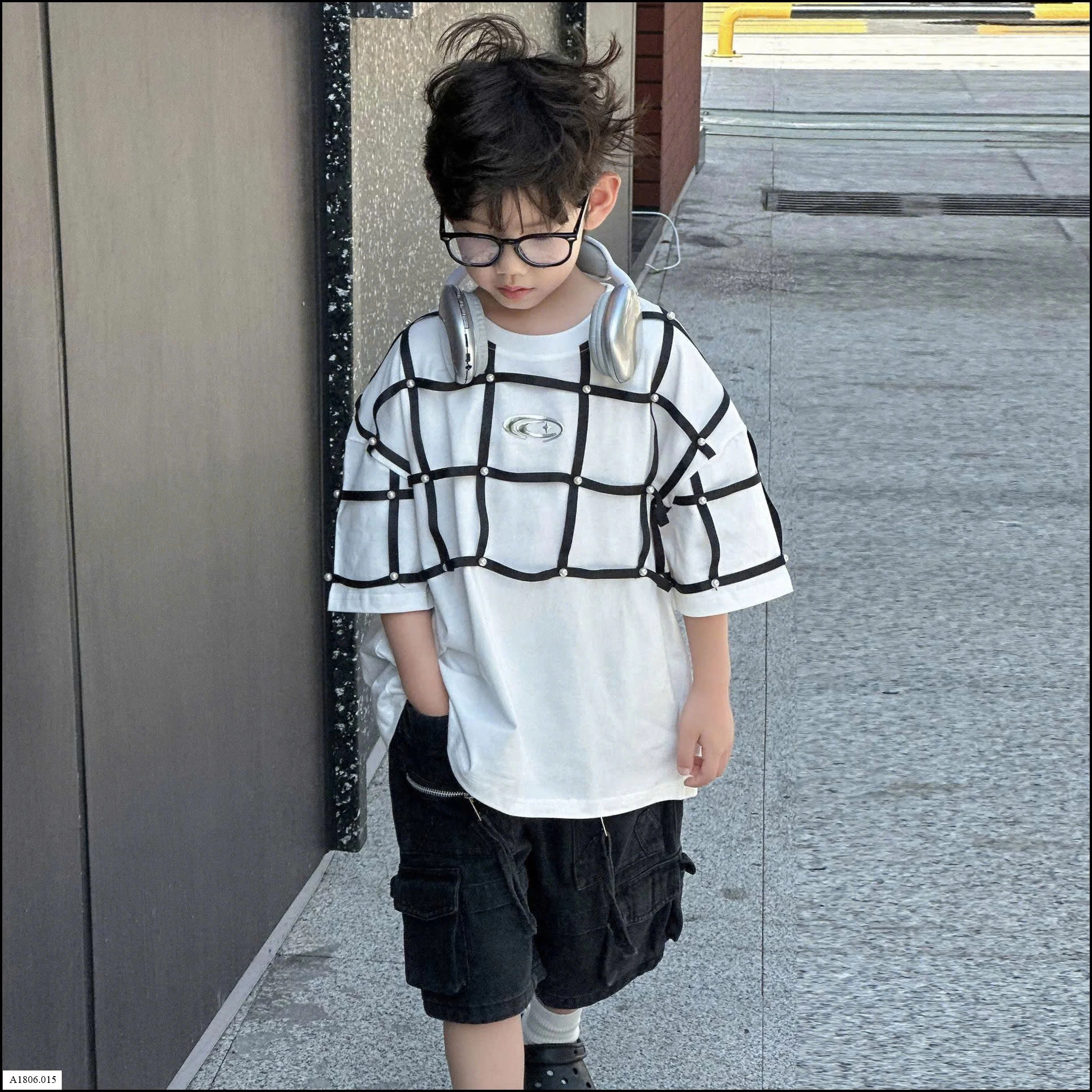 ÁO THUN KẺ Ô VUÔNG GẮN NGỌC Sỉ sz 100-140: 139k  sz 150-160: 147k 