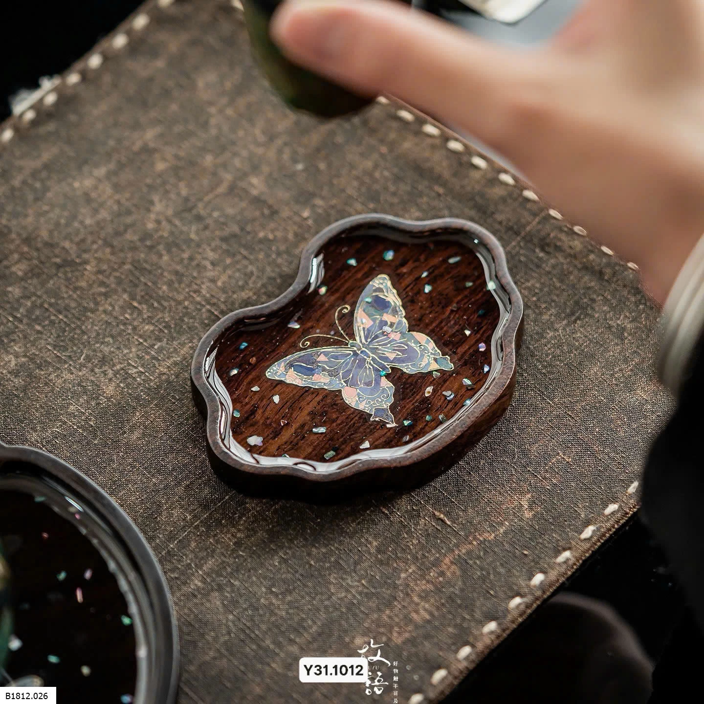 Lót ly điêu khắc bướm Giá sỉ 85k/c sỉ từ 2c