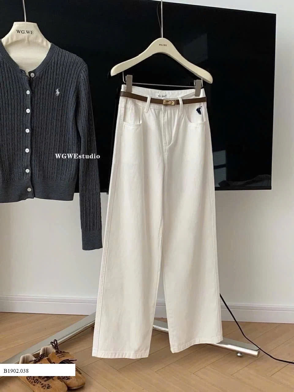 Jeans xuông màu trắng Sỉ 275k