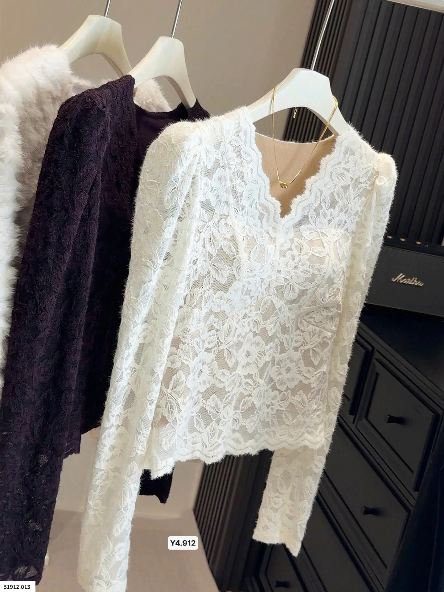 ÁO REN ANNA CỔ V TAY DÀI Giá sỉ 165k