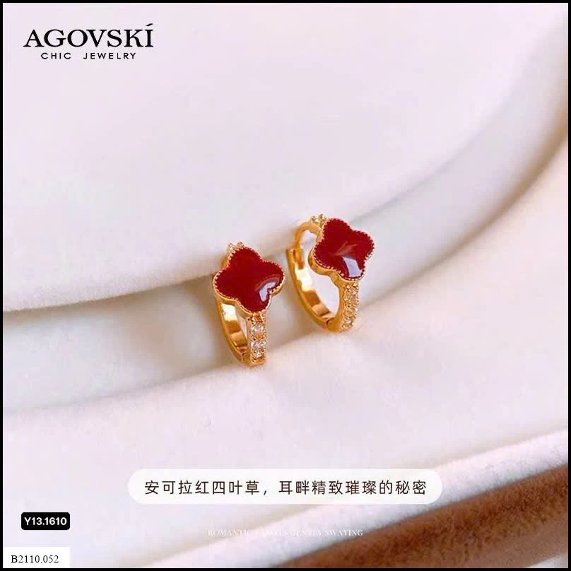 khuyên tai cỏ 4 là Giá si 130k/1 đôi