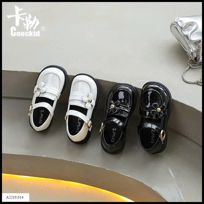 GIÀY MOOCA BÓNG GẮN HOA  Giá sỉ size 26-30: 123k  size 31-36: 133k