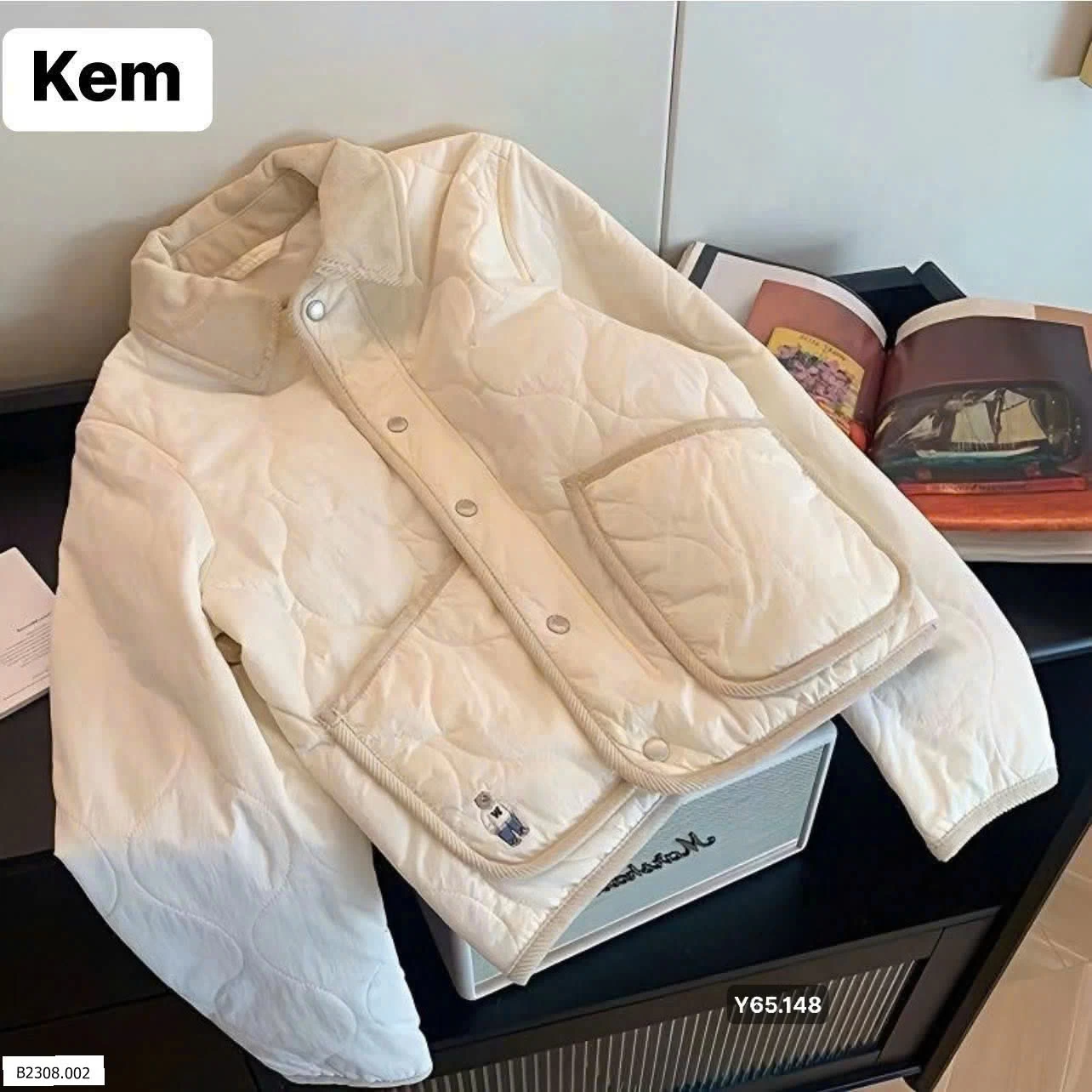 Áo phao trần trám cổ bẻ thêu   Giá sỉ 155k