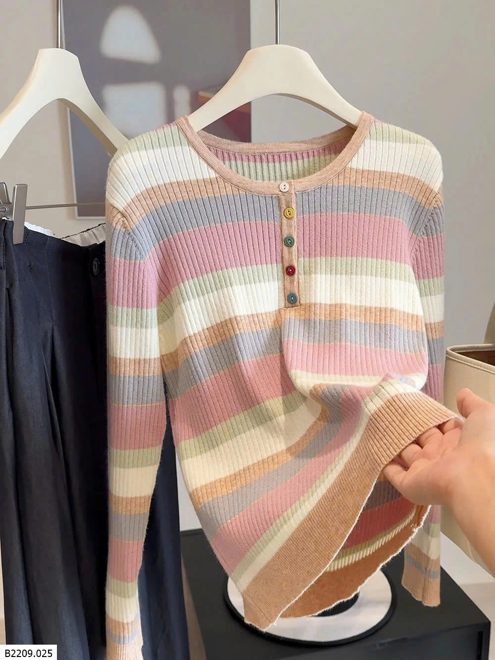 ÁO LEN KẺ SẮC MÀU CÚC NGỰC ANNA   Giá sỉ 169k