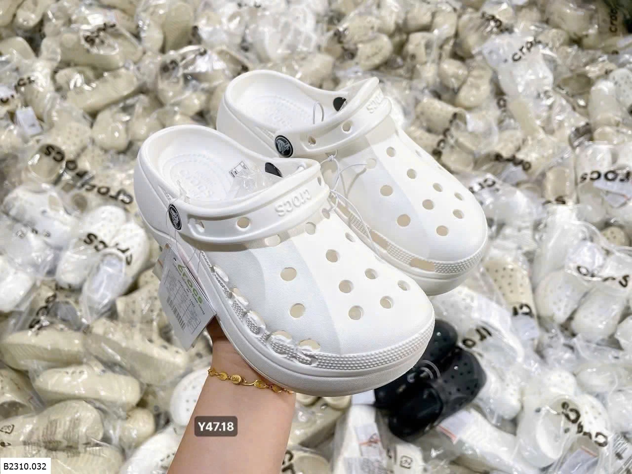 CROCS BAYA PLATFORM CLOG   Giá sỉ 127ka