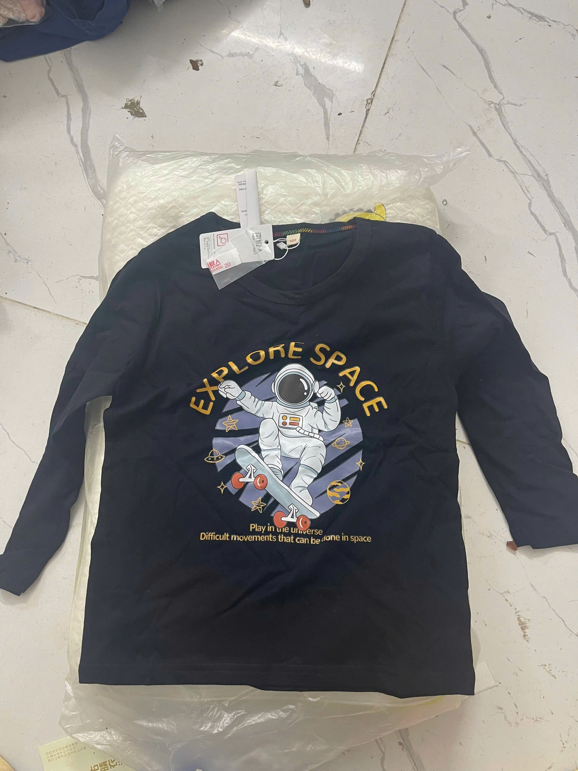 ÁO BÉ TRAI SỈ 110K 