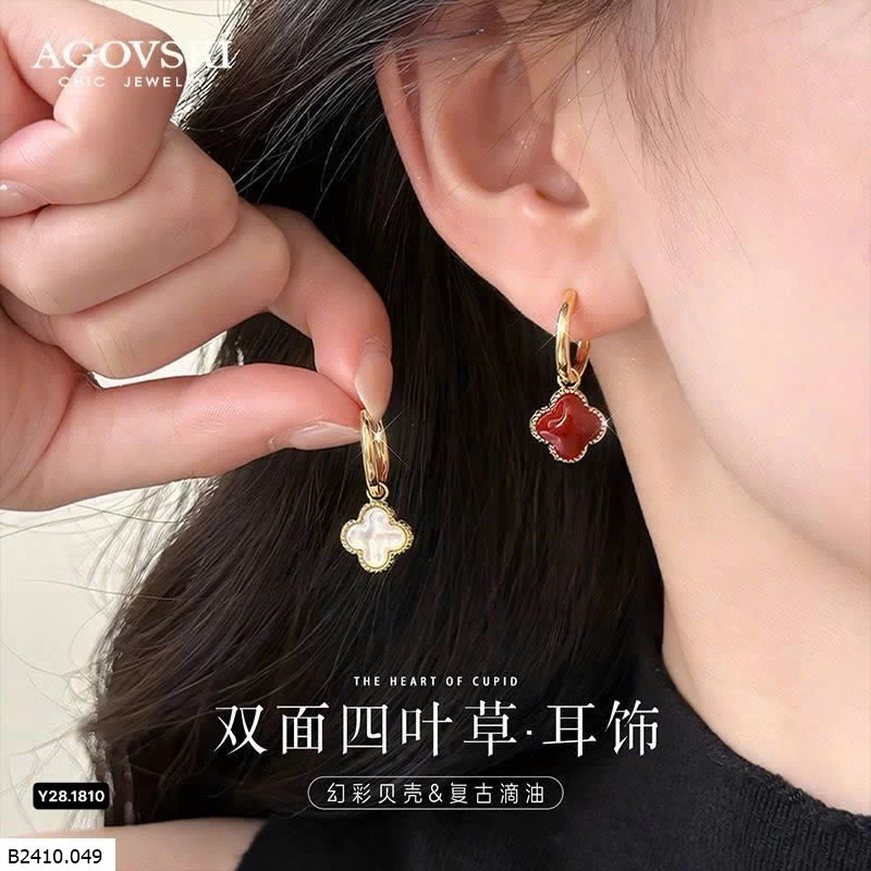 Hoa tai cỏ 4 lá 2 mặt  Giá sỉ 180k/đ 