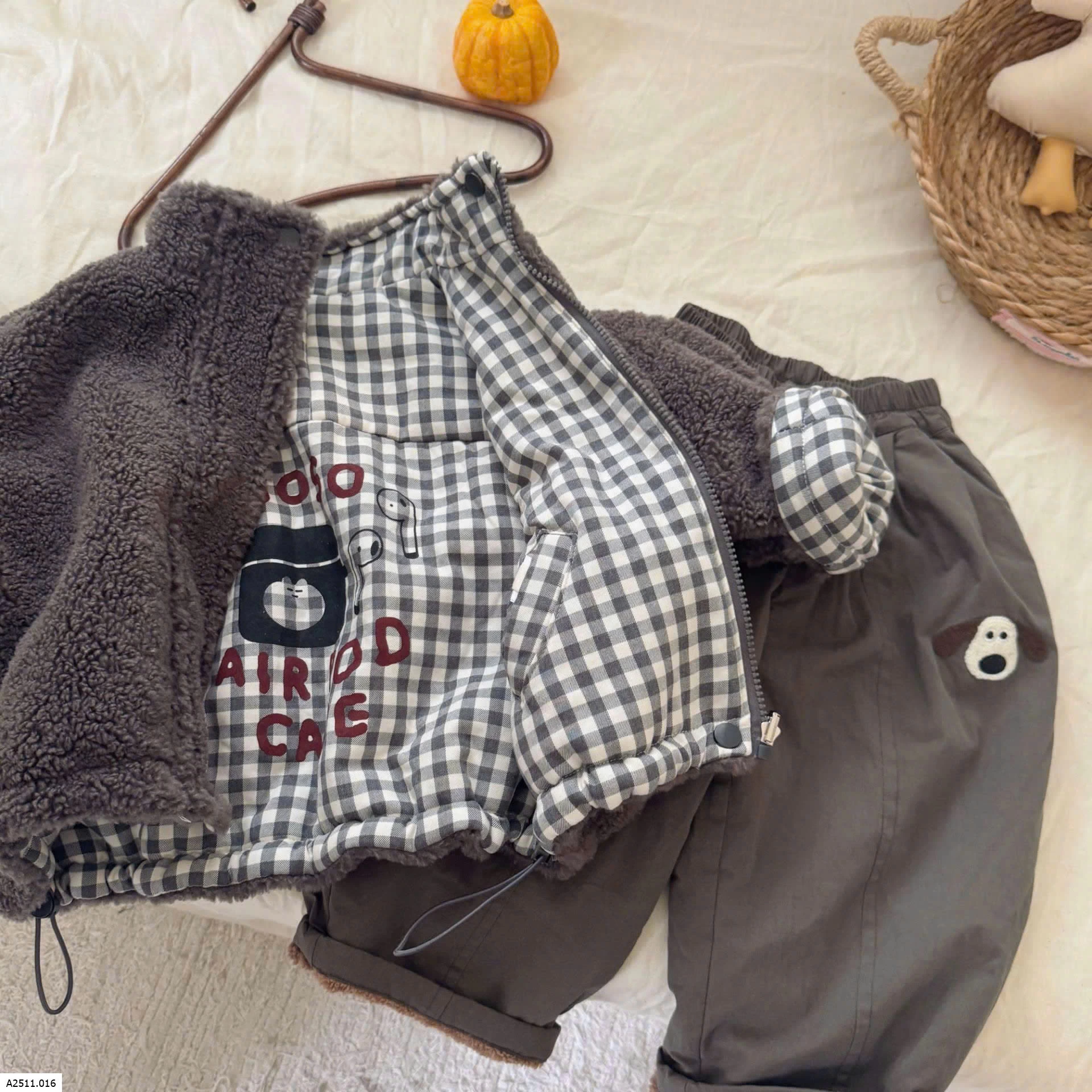 ÁO KHOÁC KẺ CARO PHỐI QUẦN LÓT LÔNG BT Giá sỉ Khoác: 264k Quần: 193k