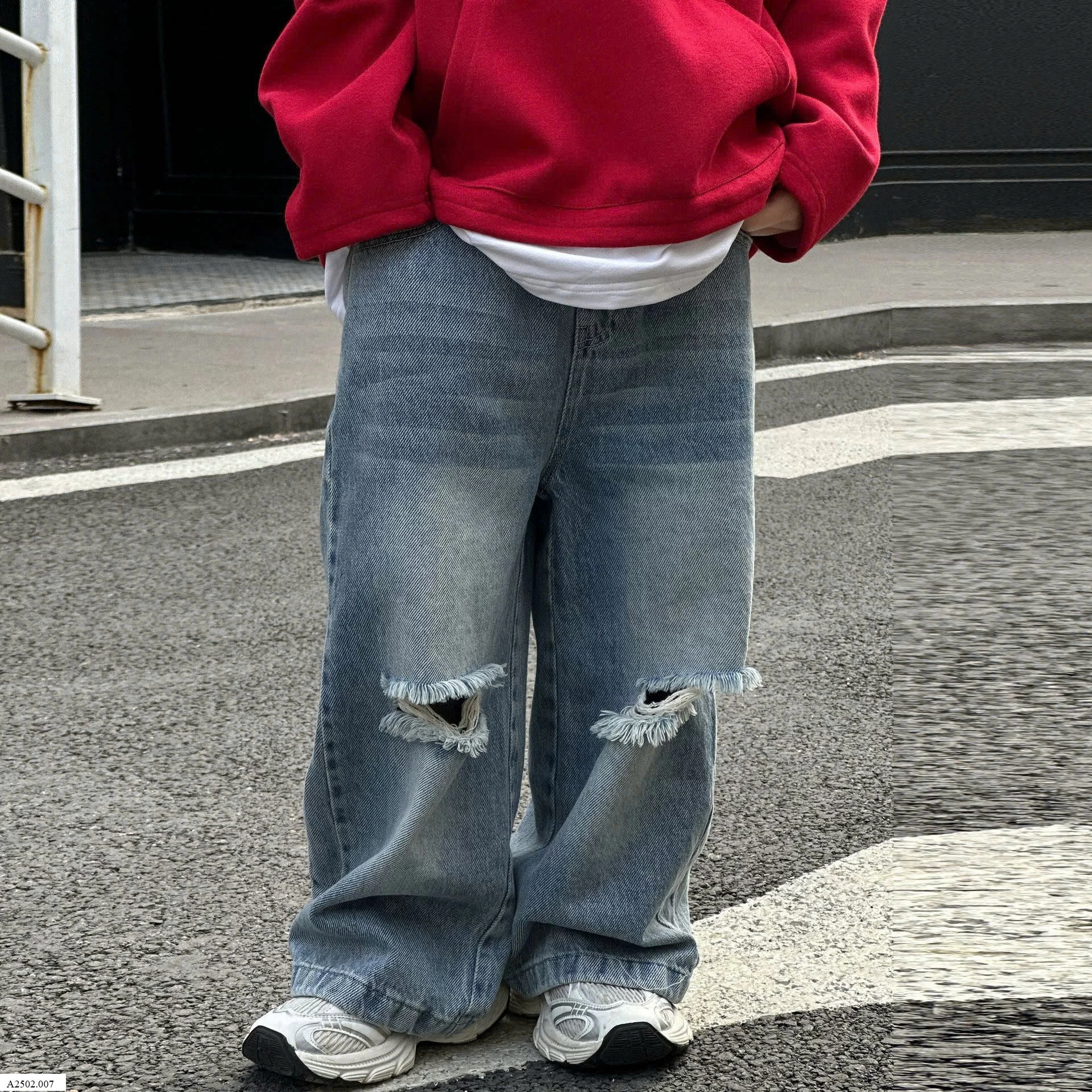QUẦN JEAN RÁCH BÉ TRAI   Giá sỉ như sau: sz 90-140: 156k sz 150-160: 167k 
