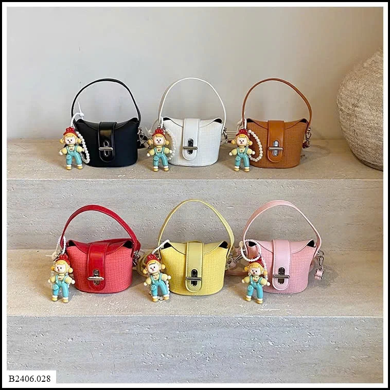 TÚI XÁCH MINI CHO NỮ    Sỉ giá Túi : 110k  Túi kèm móc khóa : 121k
