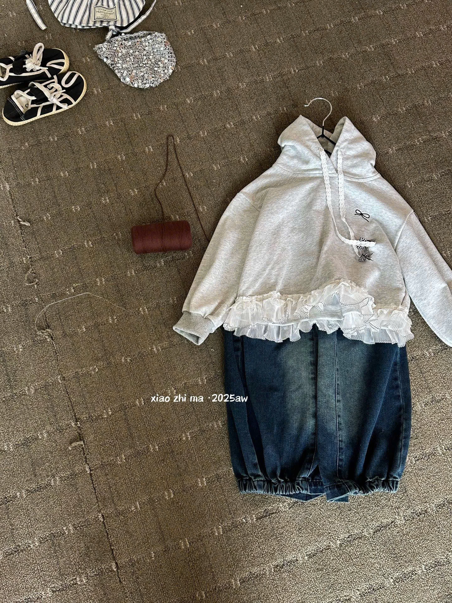 SET ÁO HOODIE MIX QUẦN JEAN   Giá sỉ  áo: 145k  quần: 150k