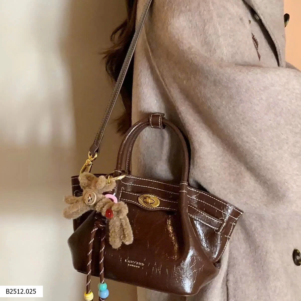 TÚI XÁCH CHIO2ND KÈM CHARM  Giá sỉ 234k