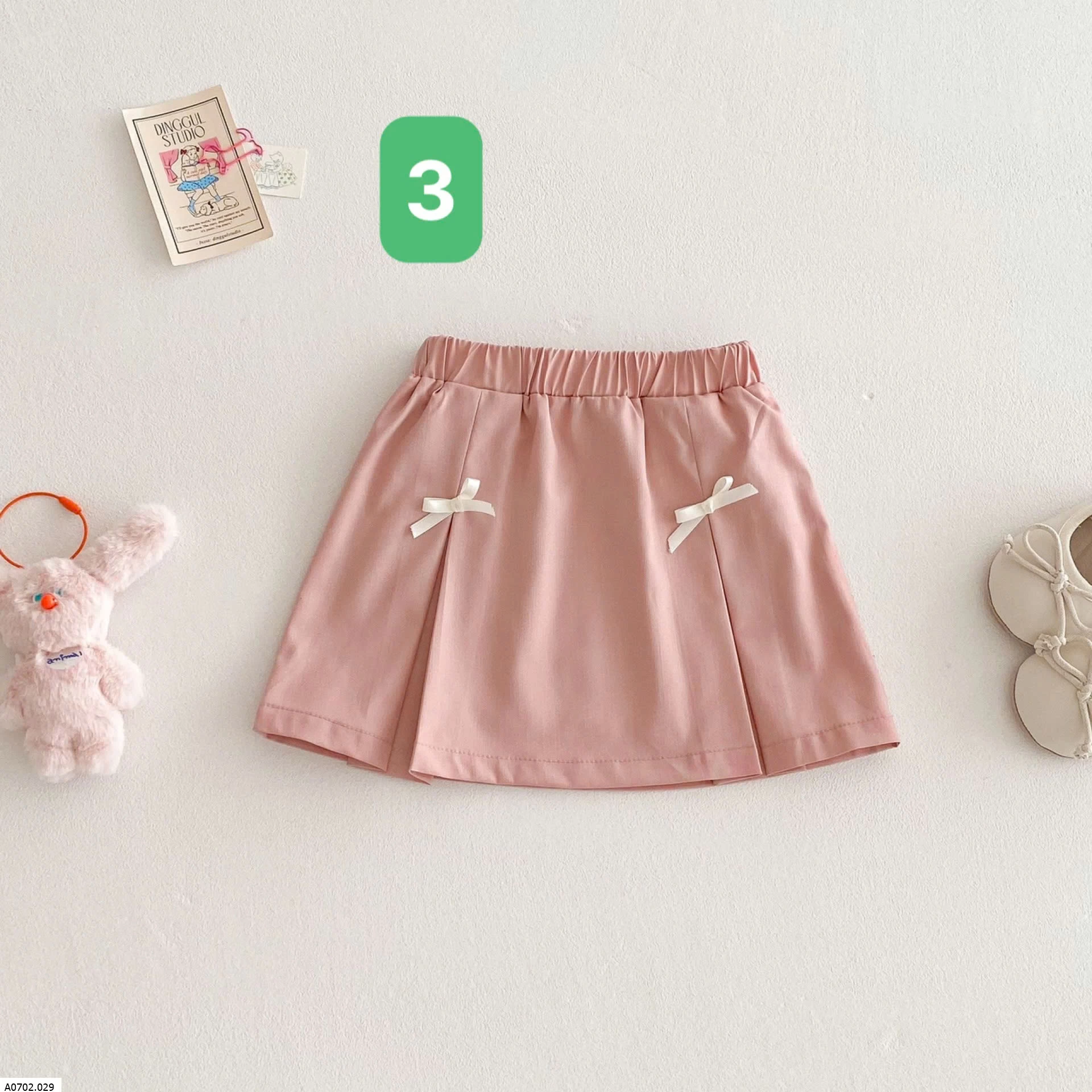 SET ÁO THUN MIX CHÂN VÁY NƠ     giá sỉ như sau áo: 71k  váy: 74k 