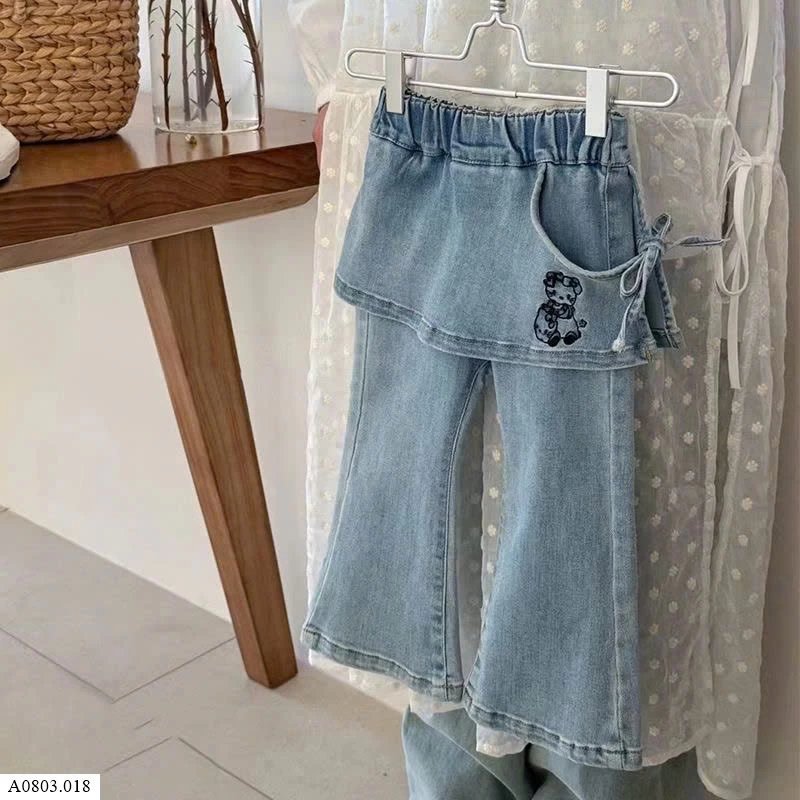 Quần jean ống loe vạt kitty       Sỉ 129k
