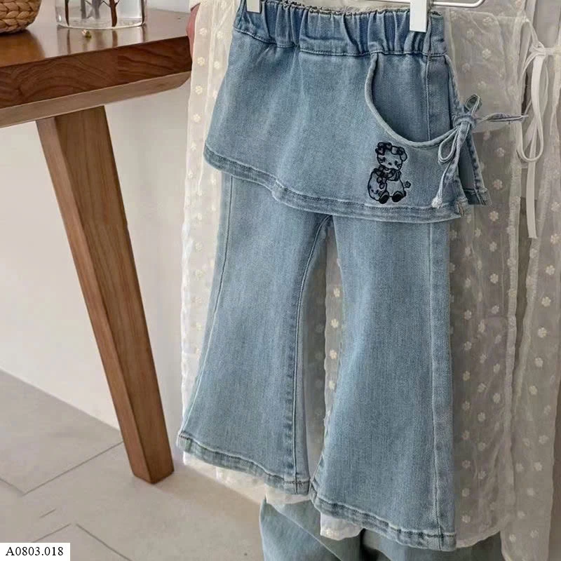 Quần jean ống loe vạt kitty       Sỉ 129k