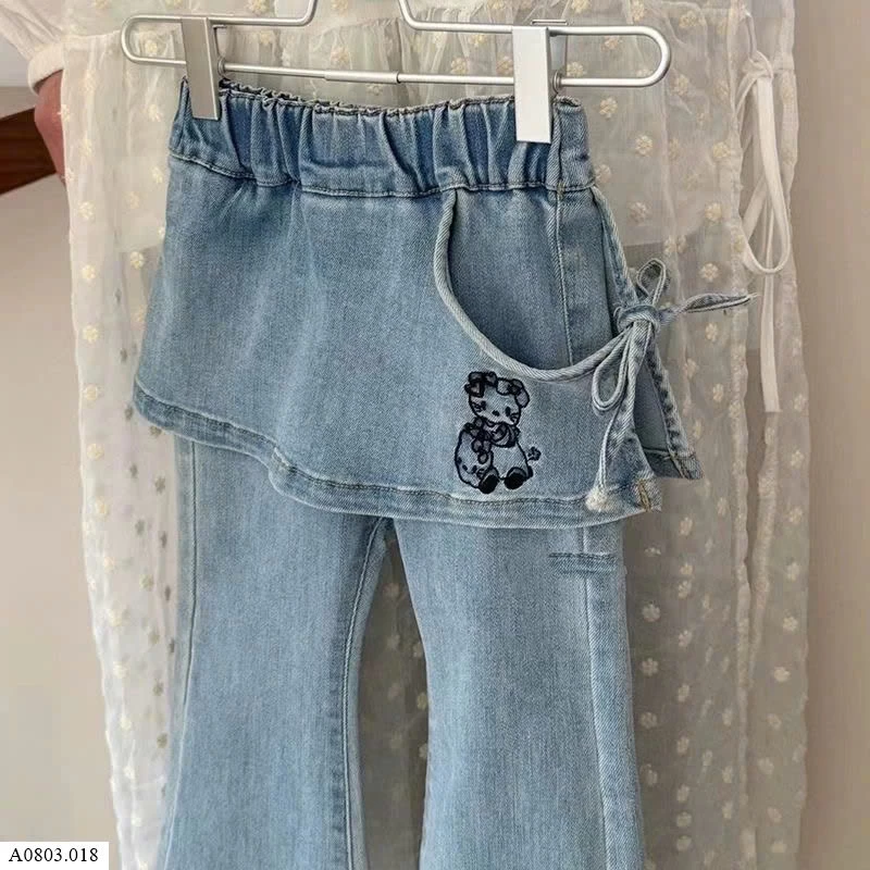 Quần jean ống loe vạt kitty       Sỉ 129k