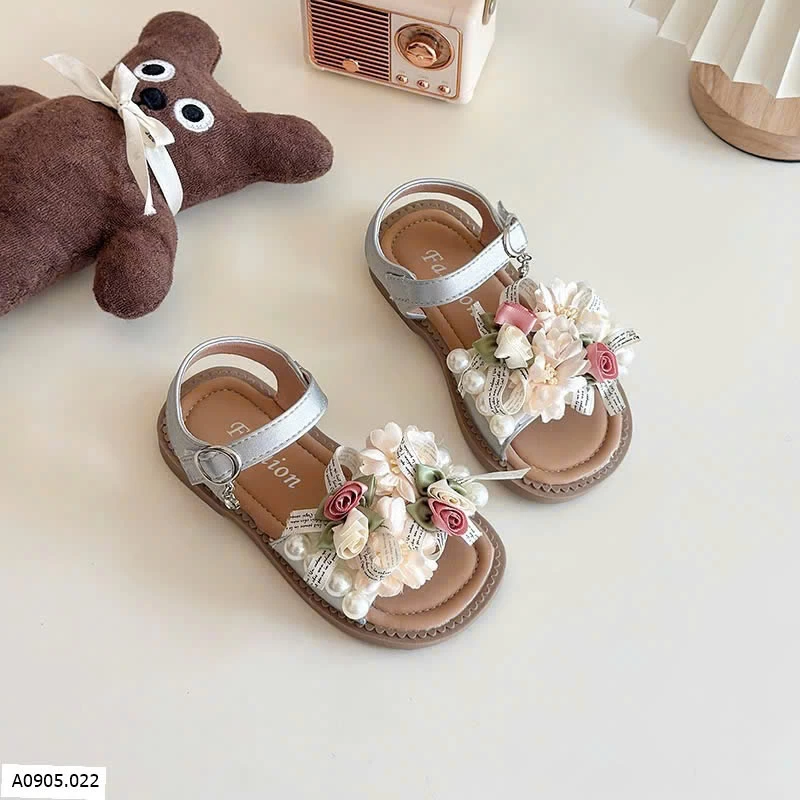 SANDAL HOA CHO BG  Sỉ giá   sz 23-26: 138k sz 27-34 : 145k 
