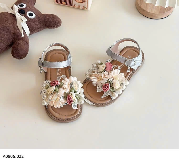 SANDAL HOA CHO BG  Sỉ giá   sz 23-26: 138k sz 27-34 : 145k 