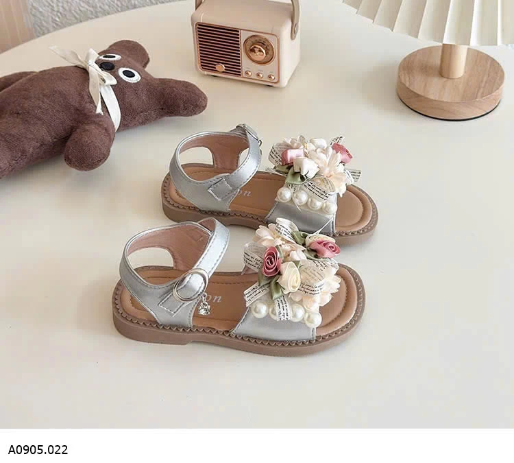 SANDAL HOA CHO BG  Sỉ giá   sz 23-26: 138k sz 27-34 : 145k 
