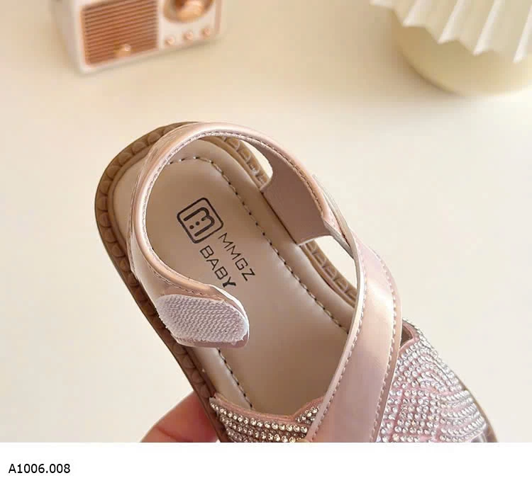 DÉP SANDAL CHO BÉ GÁI   Sỉ  giá  sz 21-25: 123k  sz 26-30: 133k 