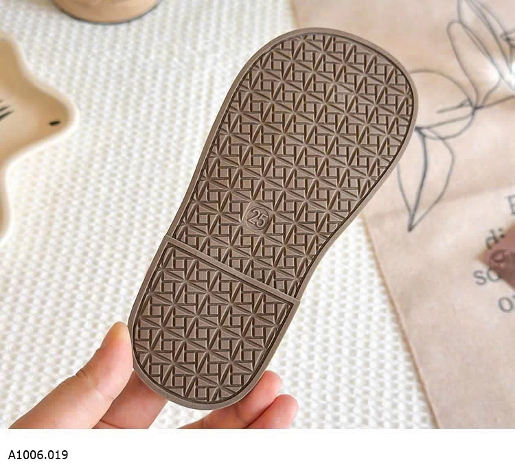 DÉP SANDAL TIM  Sỉ  giá  sz 21-25: 121k  sz 26-30: 131k 