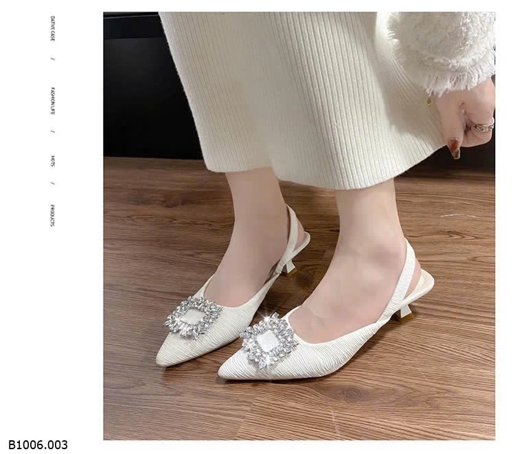SANDAL MŨI NHỌN ĐÍNH ĐÁ   Sỉ 120k