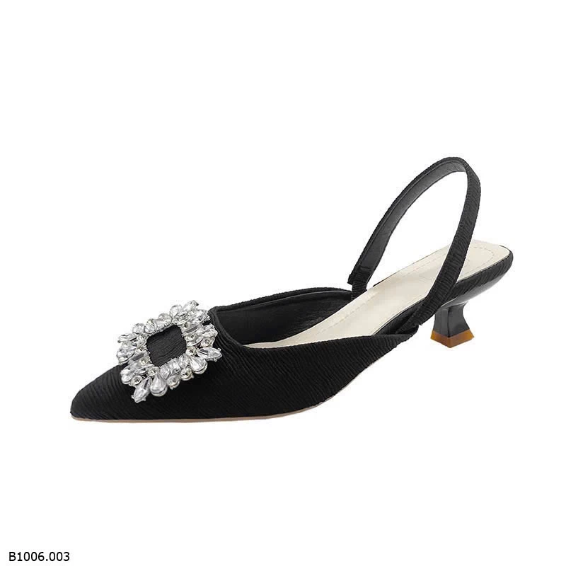 SANDAL MŨI NHỌN ĐÍNH ĐÁ   Sỉ 120k