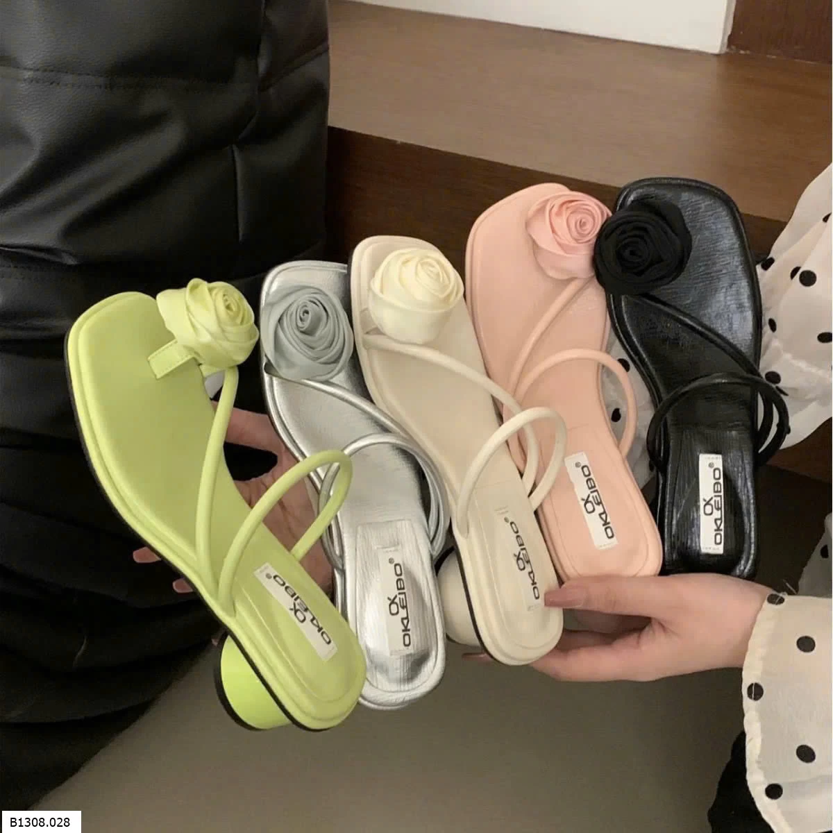 DÉP SANDAL ĐÍNH HOA NỮ   Giá sỉ 175k